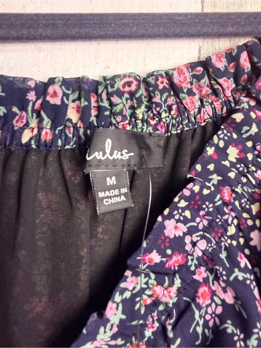 Lulus Neva Navy Ditsy Floral Patchwork Off Shoulder Maxi Dress Size M NEW - Picture 11 of 15